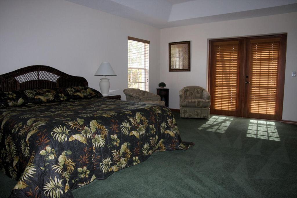 Lakeside Vacations Inverness Room photo